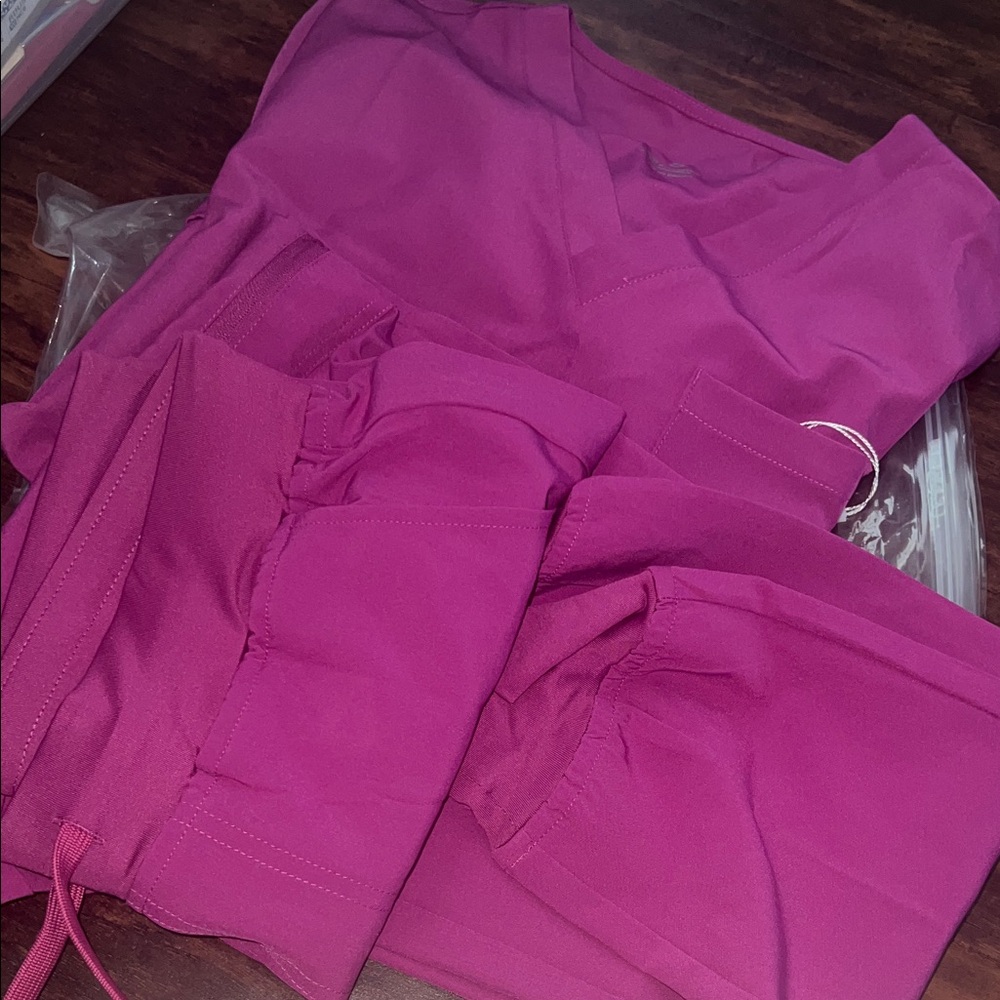 Cozyfit nwt scrubs